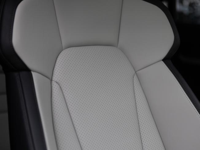 PORSCHE Taycan Photo 12