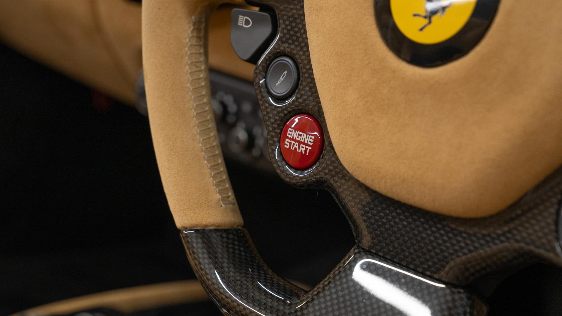 Ferrari 458 Photo 0005980d-cb09-4cff-996a-b4ab21482f31.jpg