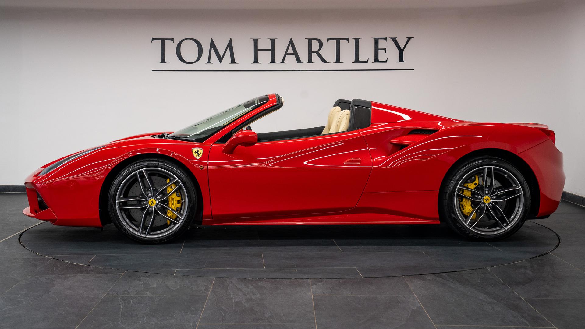 Ferrari 488 Photo 0039783e-a66c-45a4-97c4-5711e0d6e18d.jpg