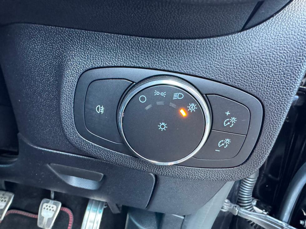 Ford Fiesta Photo 0039c666-bda7-453b-a64e-def425cb1c4f.jpg