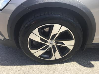 Volvo V60 Cross Country Photo 14