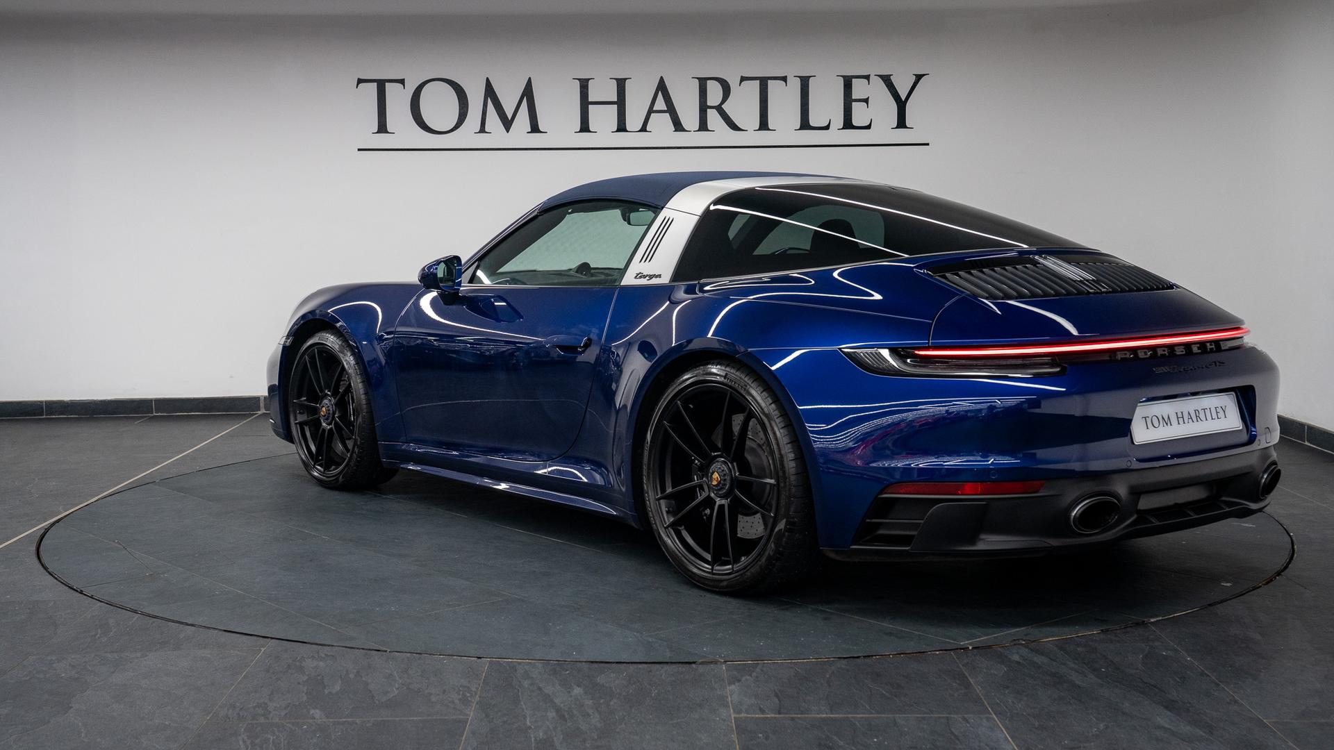 Porsche 911 Photo 003ce583-57c5-4f17-a72f-156c1b75d7e3.jpg
