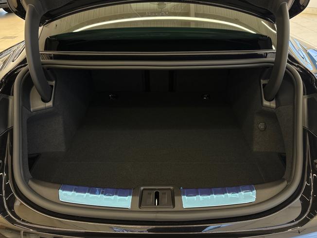 PORSCHE Taycan Photo 45