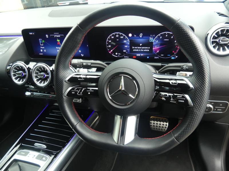 Mercedes-Benz GLA Photo 0055b07d-a4c9-45a9-bb1b-4785c9ba4a7c.jpg