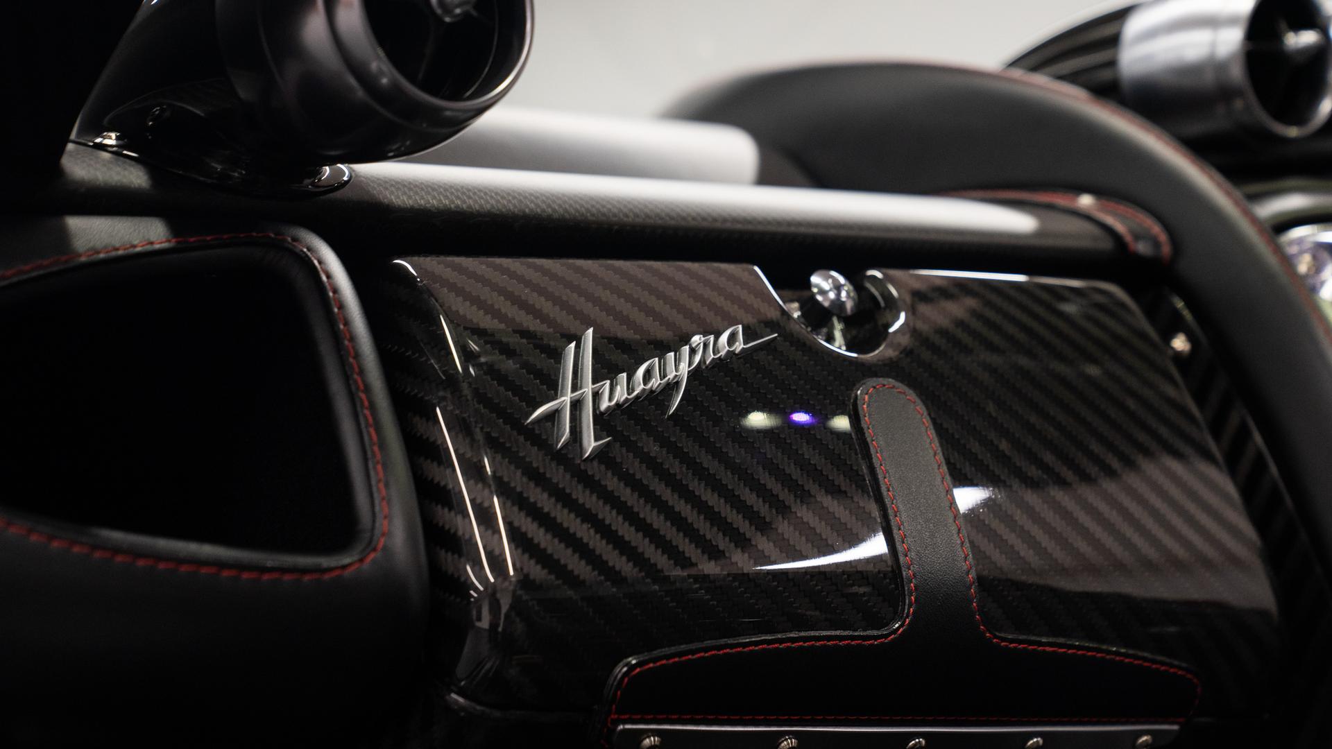 Pagani Huayra Photo 005e684b-5681-409f-b1a5-63f076976455.jpg