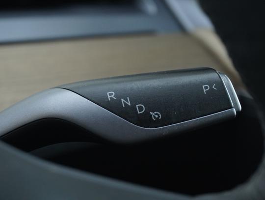 TESLA Model Y Photo 007032f0-8e92-4466-87d0-0c649ea18772.jpg