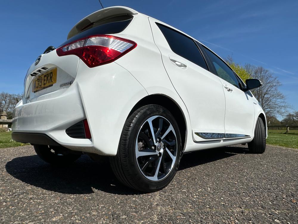 Used Toyota Yaris AJ19EKR 9