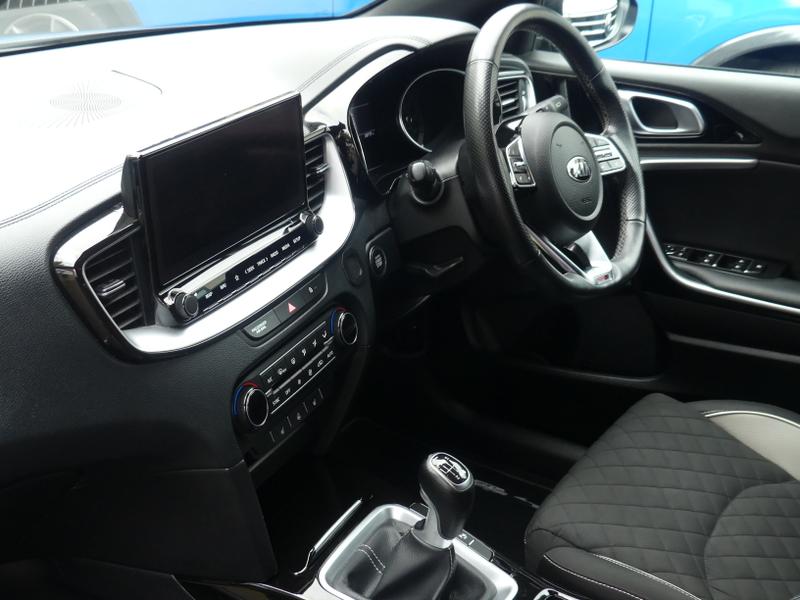Kia ProCeed Photo 007a563f-3f23-4c7a-a044-26b762414e96.jpg