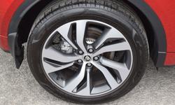 Jaguar E-PACE Photo 33
