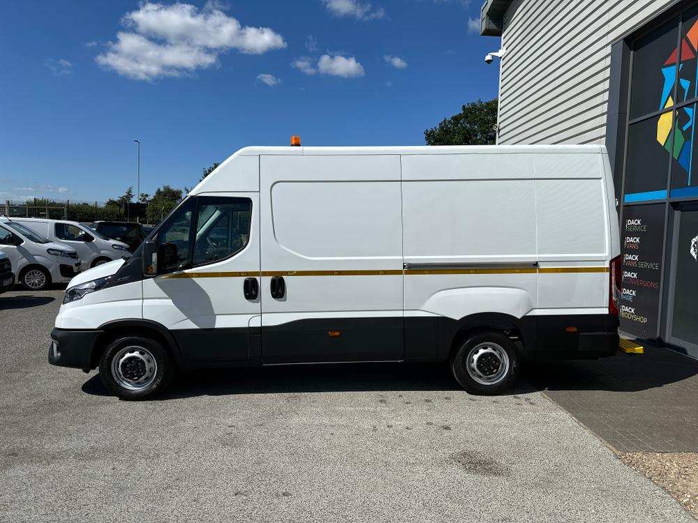 Iveco Daily 35S14 Photo 009190d5-8f35-4a7b-ba6c-12fad3efc0ca.jpg