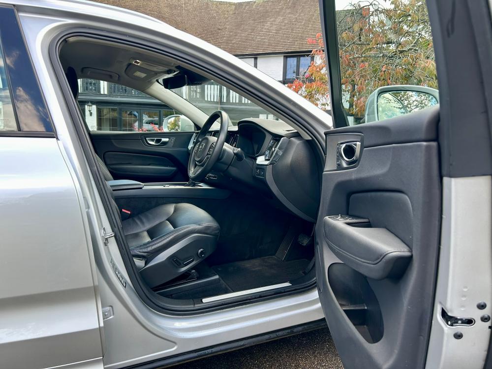 Used Volvo XC60 GY18DBO 16