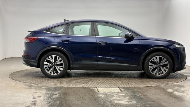 AUDI Q4 E-Tron Photo 4