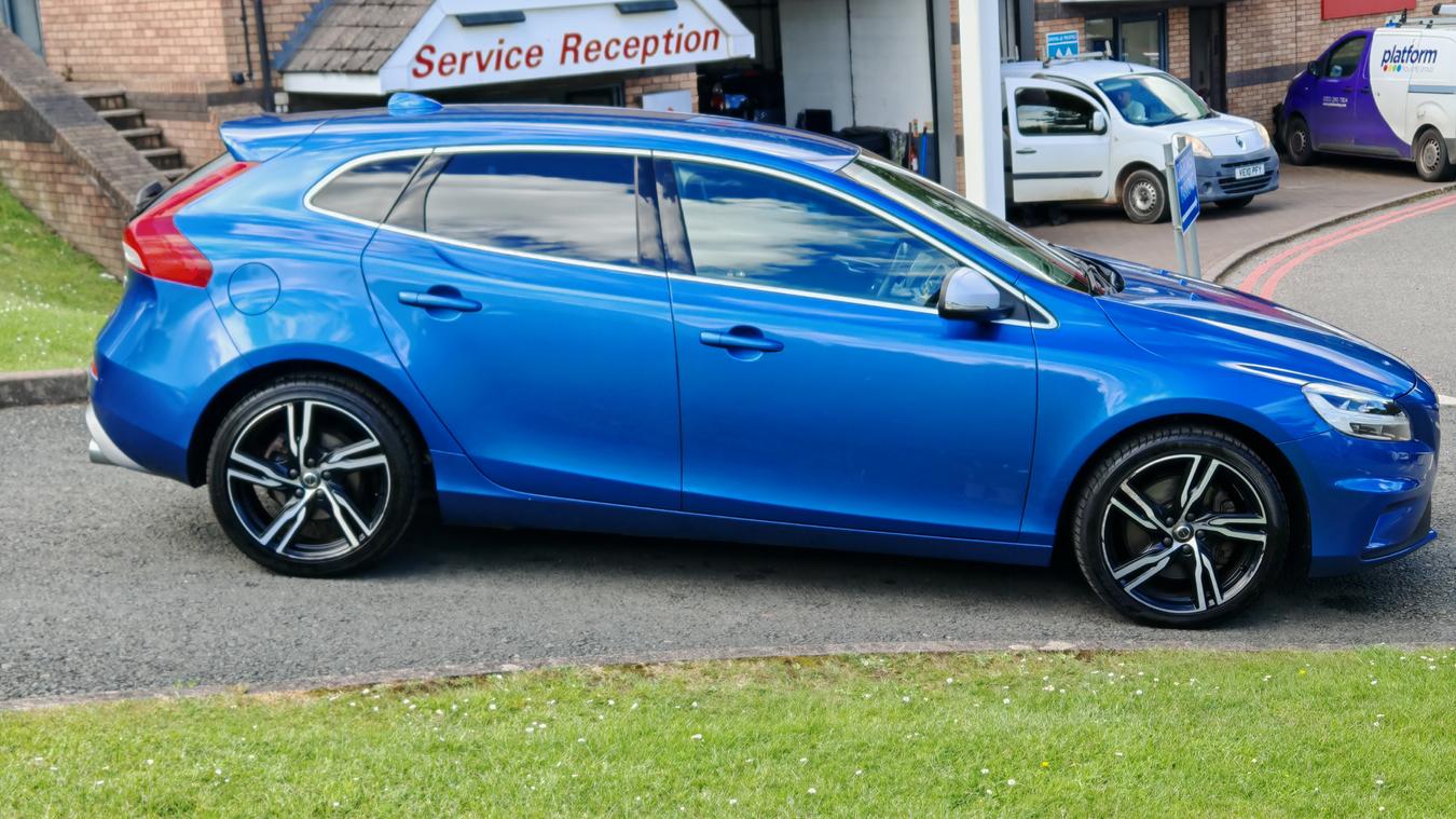 Used Volvo V40 RX66YXR 2