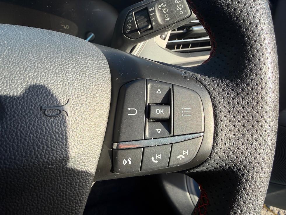 Ford Focus Photo 00adb78b-6c9a-4a21-b67f-2e39b6414626.jpg