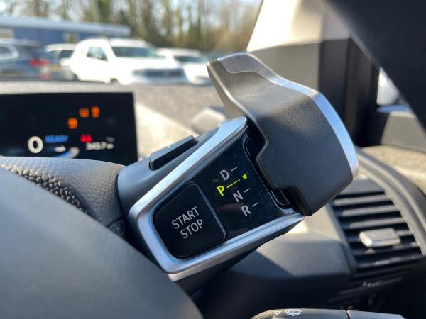 BMW i3 Photo 00b12a28-a9a9-48f4-9e36-4225a5cf2519.jpg