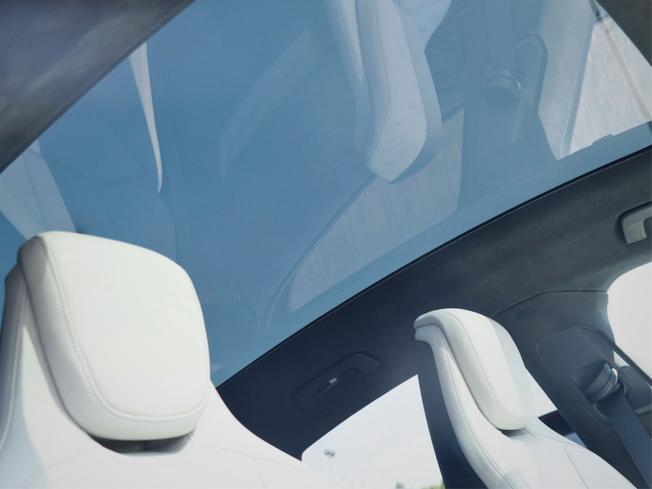 PORSCHE Taycan Photo 30