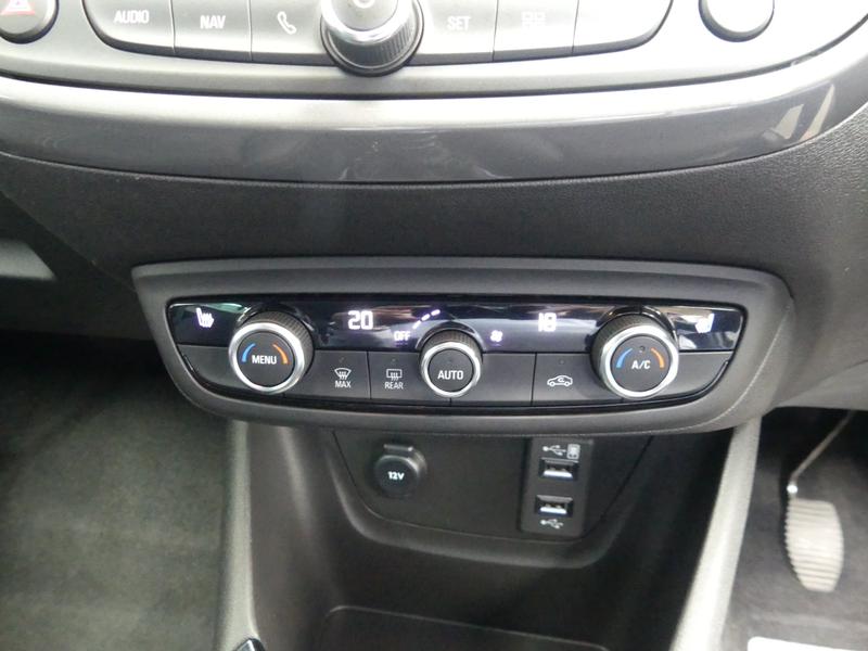 Vauxhall Crossland Photo 00c4a98e-c706-4e57-be25-3c4768dc8d96.jpg