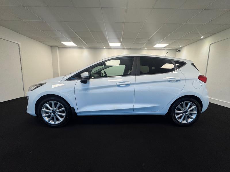 Ford Fiesta Photo 00d2a892-85db-47a5-bac6-991d1a90bdca.jpg