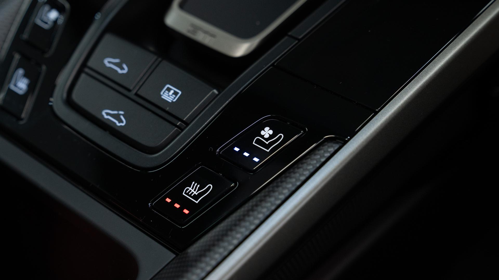 Porsche 911 Photo 00d5ccd5-1016-49ac-856d-7500829fd57e.jpg