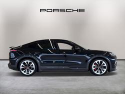 Porsche Cayenne Electric Photo 2