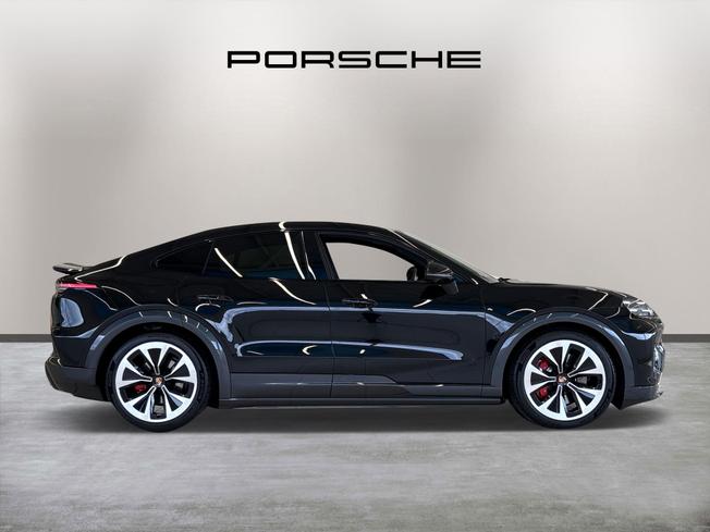 Porsche Cayenne Electric Photo 2