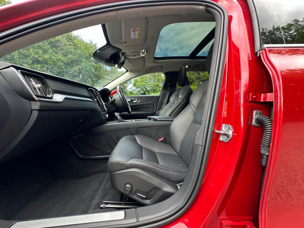 Used Volvo V60 KP69LTY 22