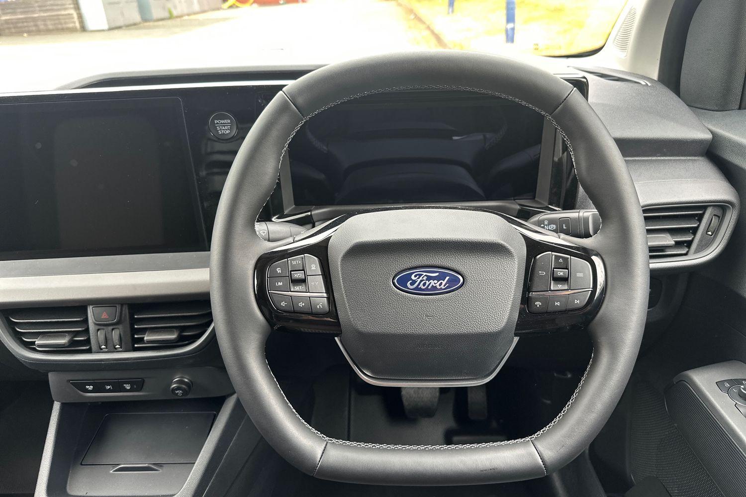 Ford E-TRANSIT COURIER Photo 7