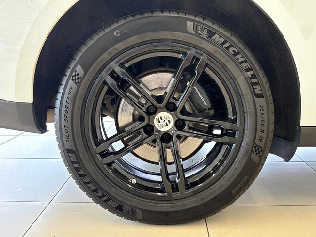 PORSCHE Macan Photo 26