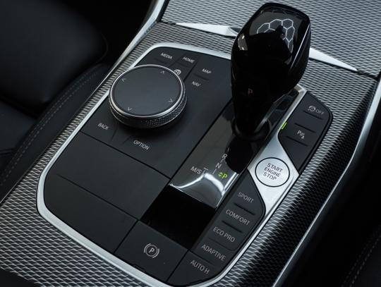 BMW 3 Series Photo 00ea89ab-7c6e-4ed9-93ef-86fd331ffea8.jpg