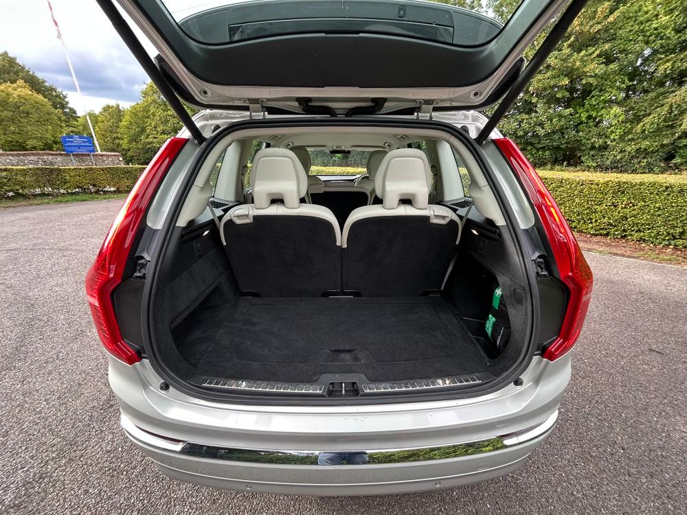 Used Volvo XC90 SD22URT 18