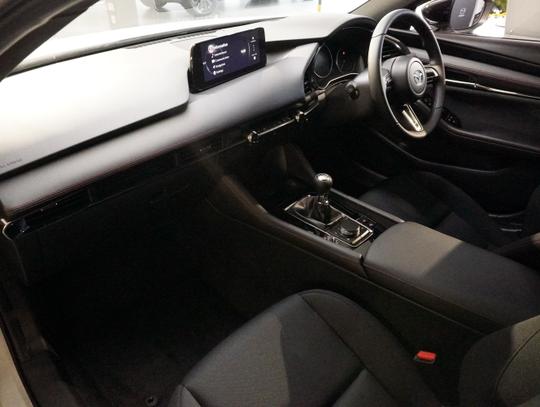 Mazda 3 Photo 00f60887-4b92-4367-b2a4-413b96f03ab0.jpg