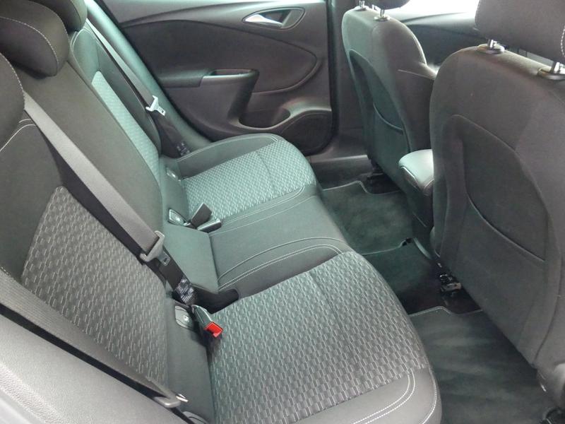 Vauxhall Astra Photo 00f91f91-81df-4ad0-94ba-f27332ba75d5.jpg