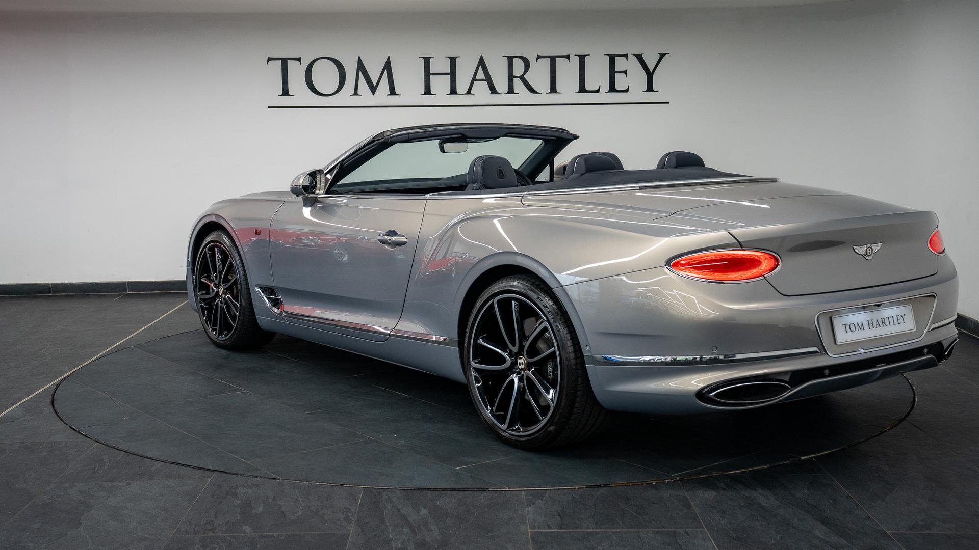 Bentley Continental GTC Photo 010d0d64-3ae4-4996-bd03-ca7b0253ec9a.jpg