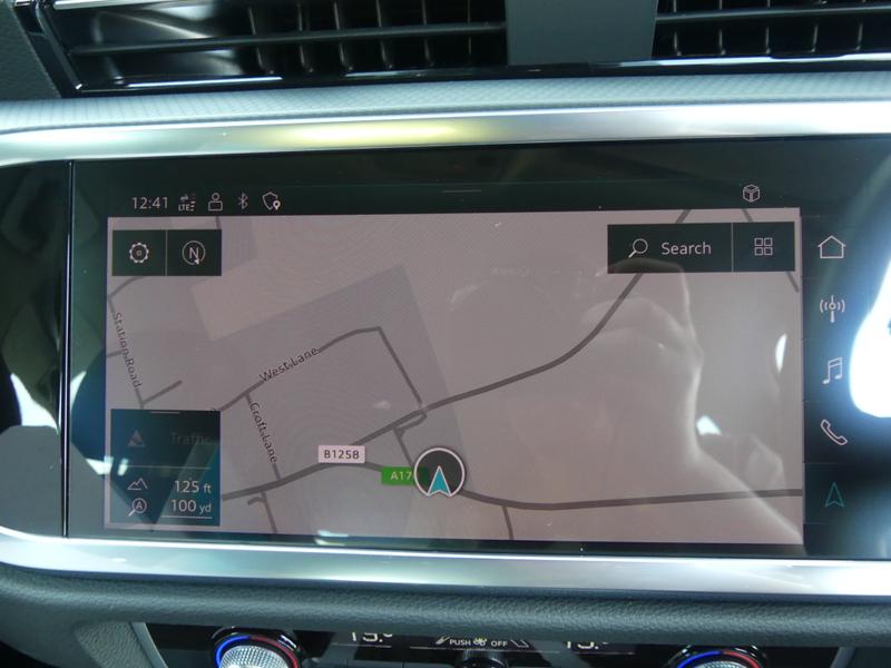 Audi Q3 Photo 0119c1ee-81eb-4c7d-bdf9-18eda259a40c.jpg