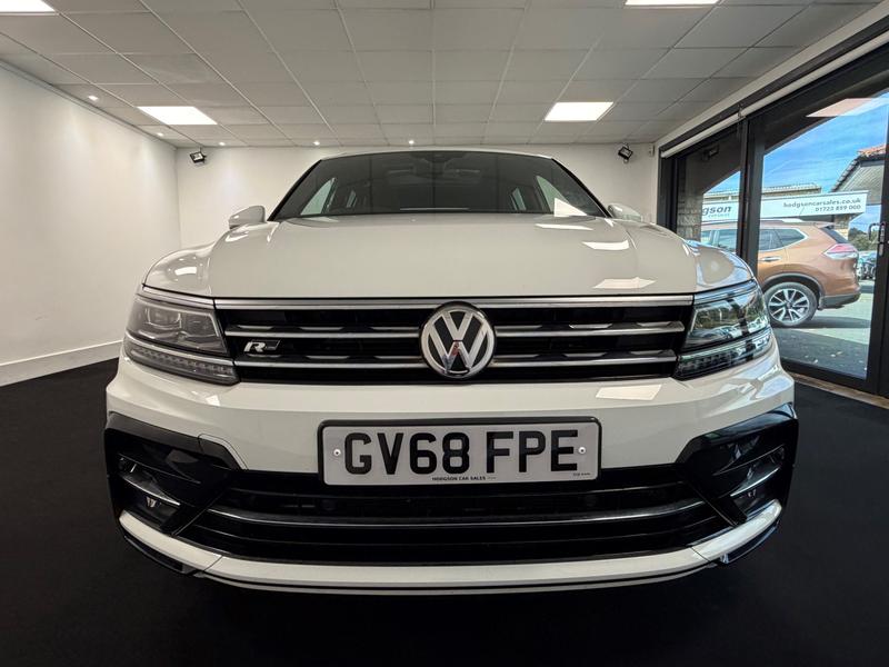Volkswagen Tiguan Photo 01281083-9efd-4381-9b1a-f2d1689d593a.jpg