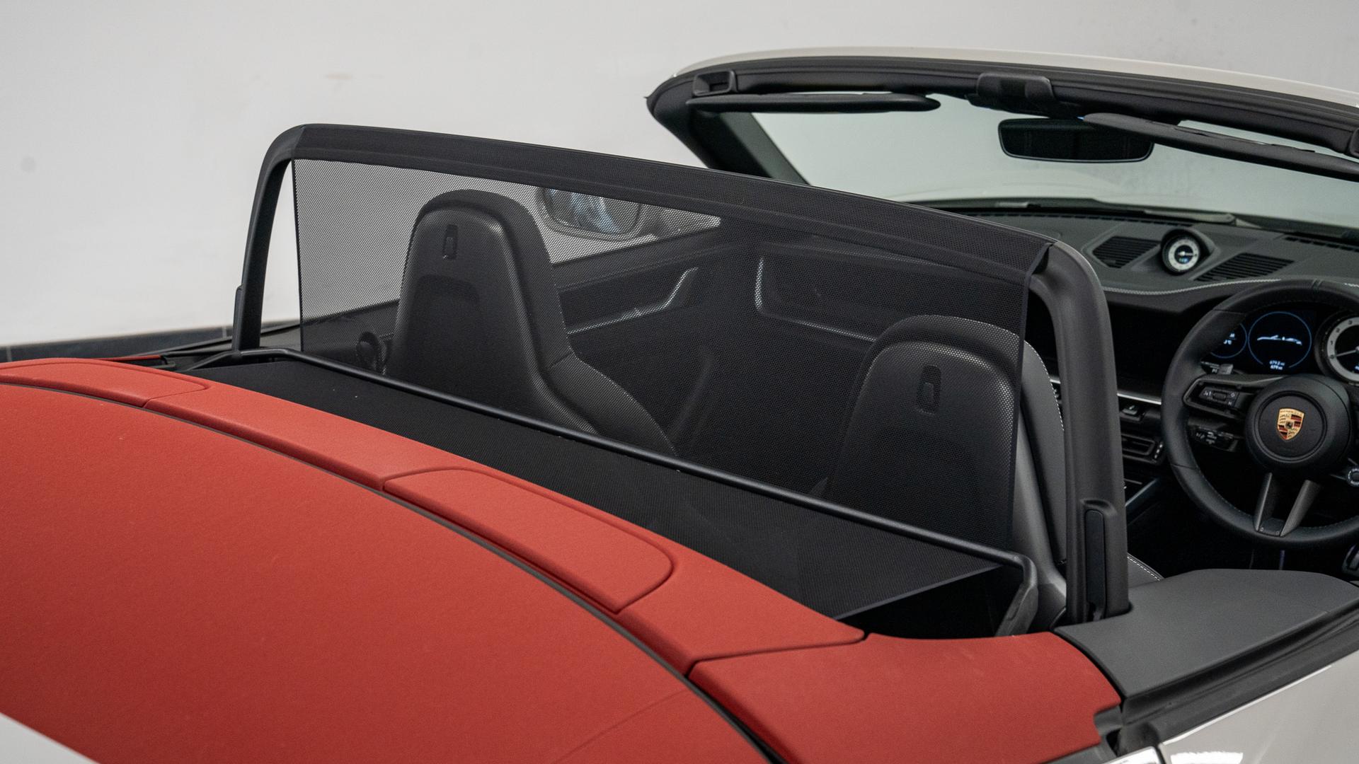 Porsche 911 Photo 01339a3e-904a-4c87-bf50-21024906dbe4.jpg