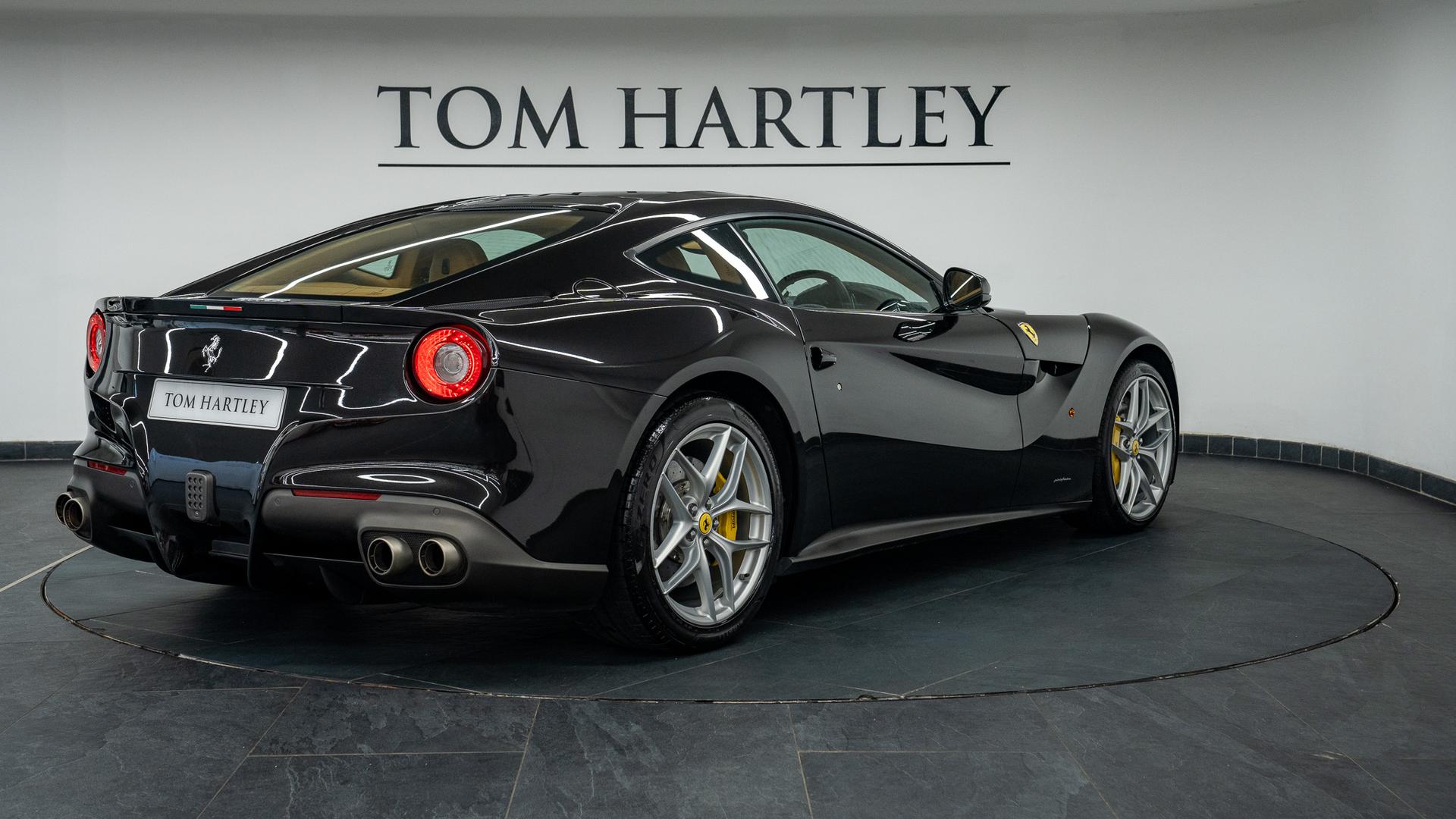 Ferrari F12 Photo 013569e2-4165-4d46-83cc-28c7726a1bb9.jpg
