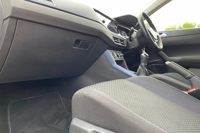 VOLKSWAGEN Polo Photo 40