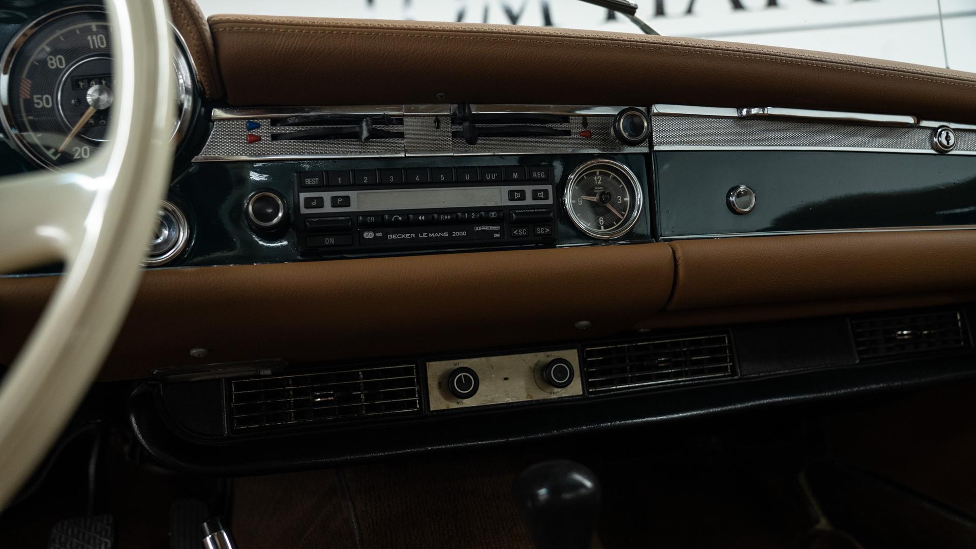 Mercedes-Benz 280 SL Photo 0169fe7b-9da4-456f-92f5-b445904a7869.jpg