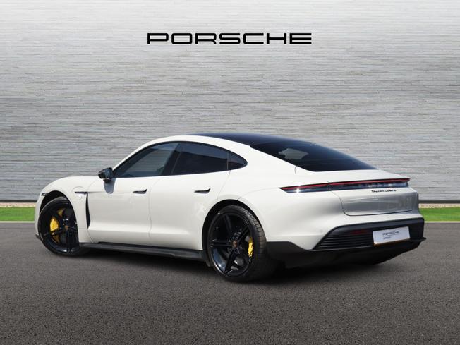 PORSCHE Taycan Photo 2