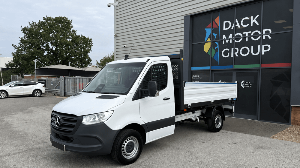 Mercedes-Benz Sprinter Photo 018eb015-c571-4b05-8c5d-0274b4cec2cd.png
