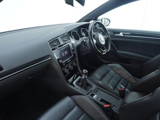Volkswagen Golf Photo 019c467d-7555-4e19-8c4a-8703a2adf61e.jpg