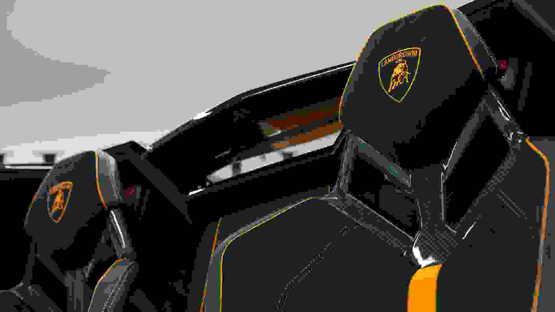 Lamborghini AVENTADOR SV Photo 019dbff0-ddb6-42e0-a948-64f82d26c664.jpg