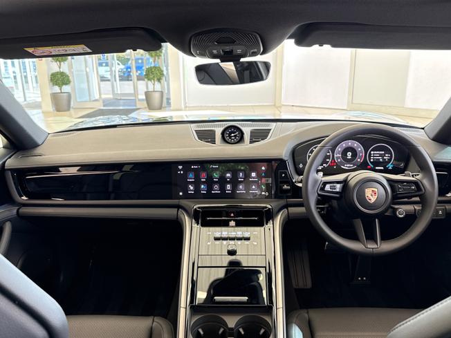 PORSCHE Panamera Photo 31