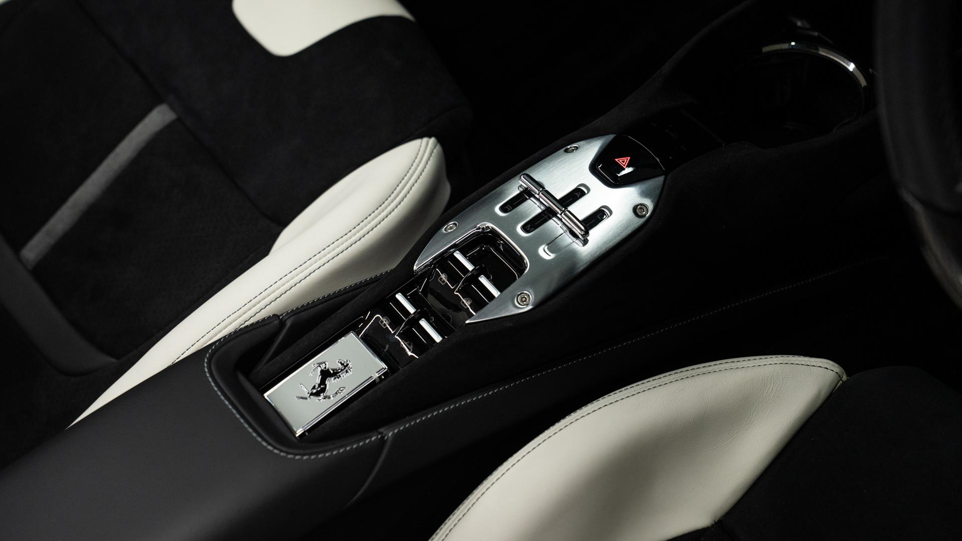 Ferrari SF90 Photo 01b0229c-2cc0-434a-b810-1b0b4cbd689e.jpg