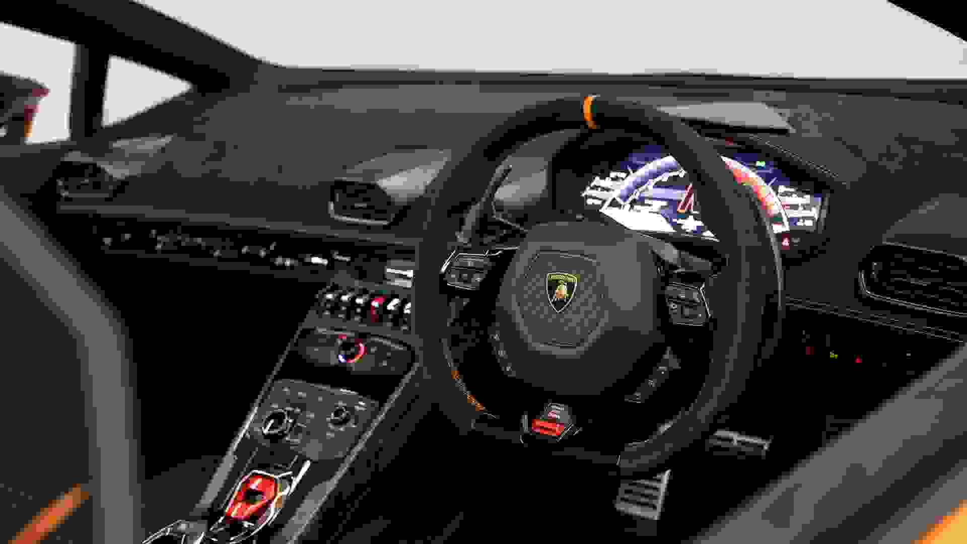Lamborghini Huracan Photo 01b37f45-6207-49ed-9ff3-00a797a70b07.jpg