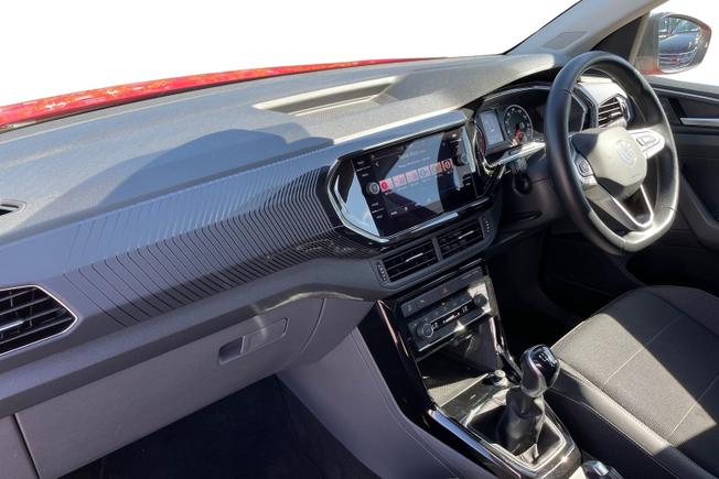 VOLKSWAGEN T-Cross Photo 2