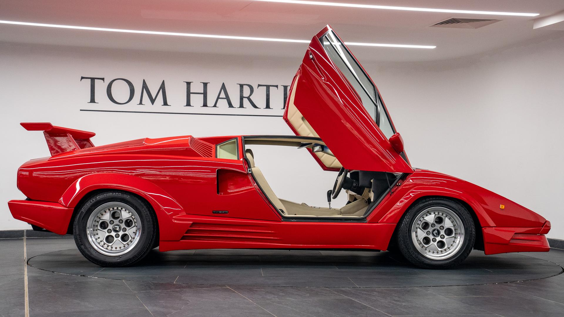 LAMBORGHINI Countach Photo 01b8797b-f48e-4d4a-8ff6-edb88e4d64e5.jpg