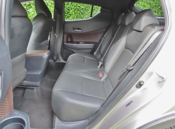 Used Toyota C-HR WM68YHU 13