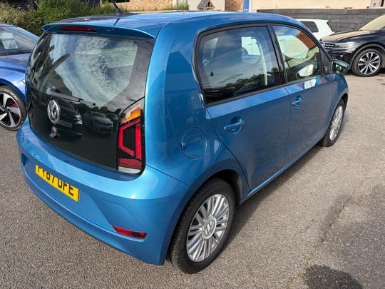 Volkswagen up! Photo 01d41288-7fa3-463e-bf47-d511bb1038fa.jpeg